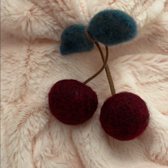 Faux Fur Poncho - Picture 2 of 3